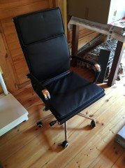 Чёрное компьютерное кресло